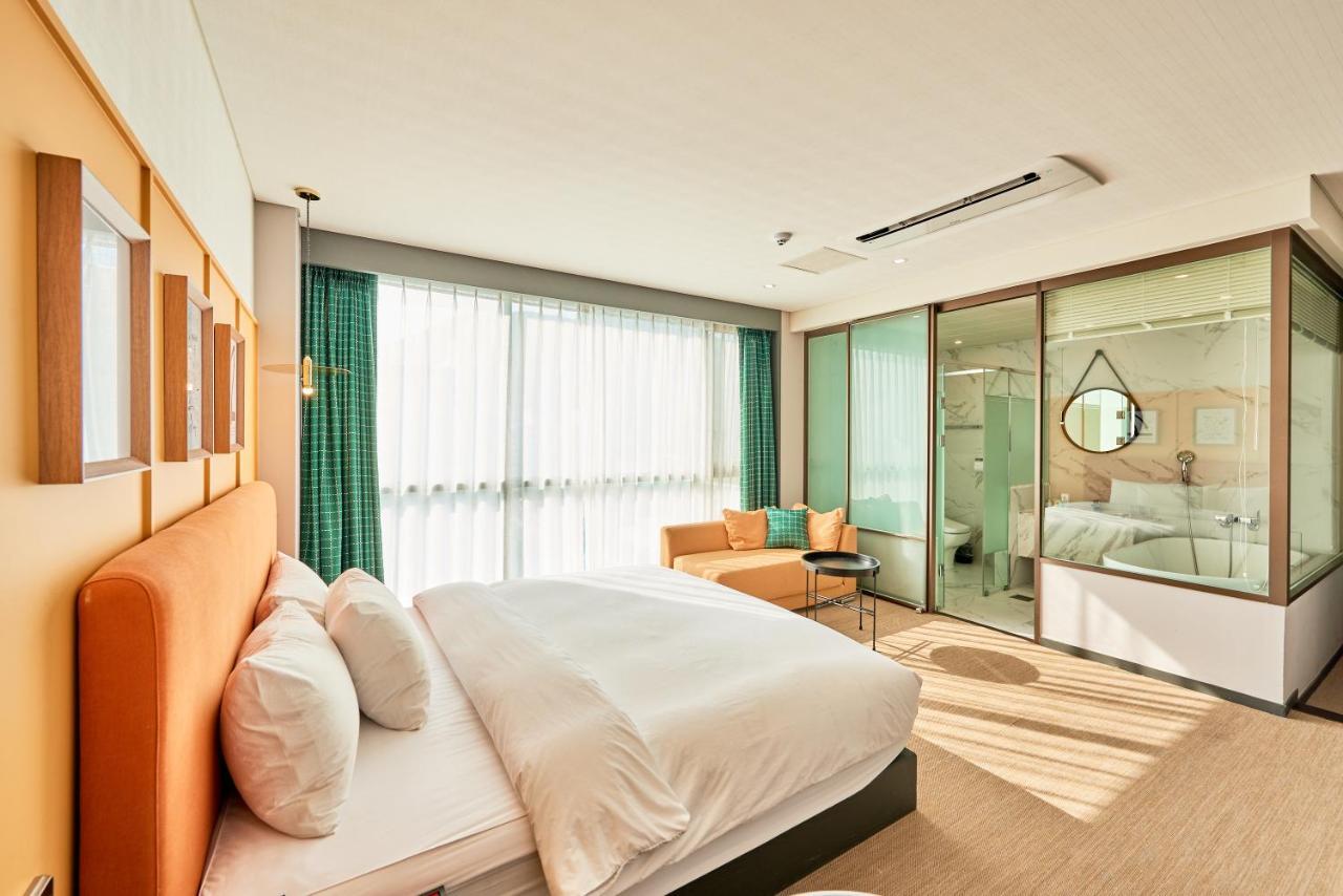 Brown Dot Hotel Songjung Пусан Экстерьер фото